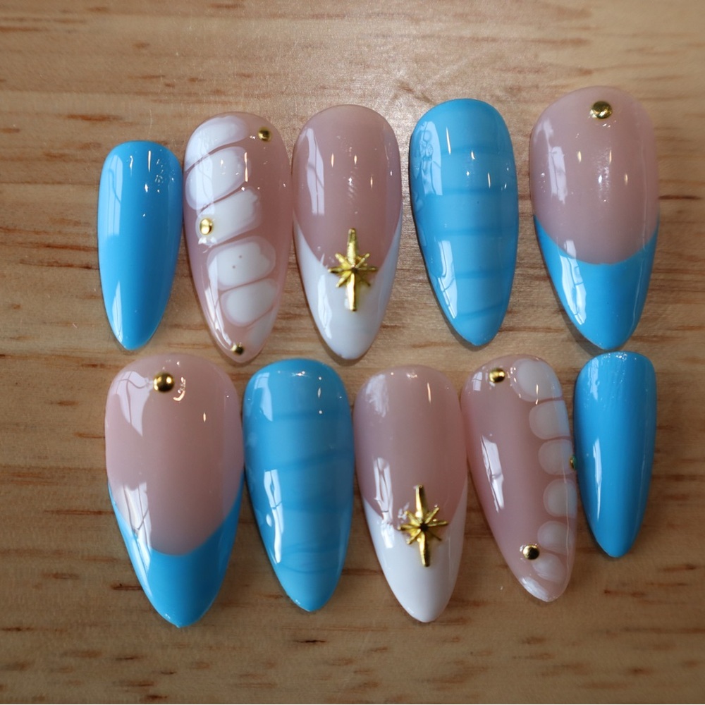 Blue and White Press-On Nail Set